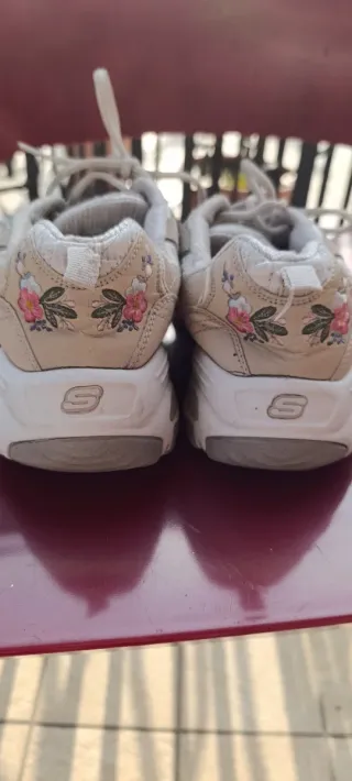 Scarpe Skechers Beige/Bianco Donna