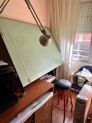 Tablero Dibujo 1.50x1.00 + Lámpara + Banqueta