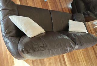 SOFÁ 3 PLAZAS PIEL Y SILLÓN RECLINABLE Y GIRATORIO