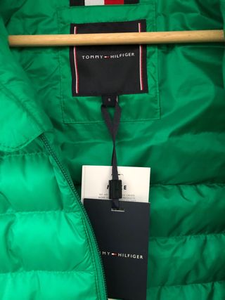 Chaleco Tommy Hilfiger verde con etiqueta Talla S