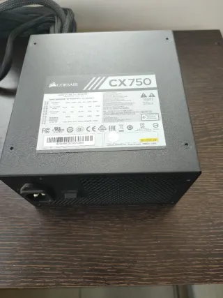 Fuente de Alimentación Corsair CX750