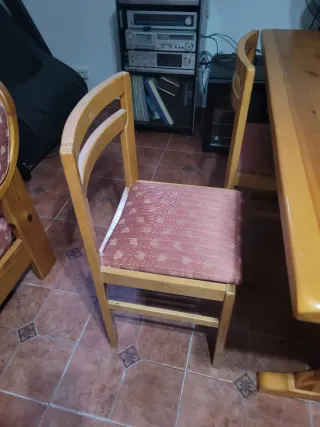 Conjunto mesa y 4 sillas de madera, pino natural