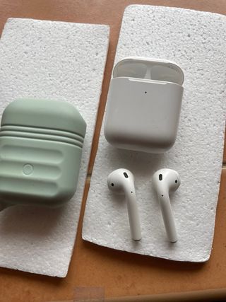 AirPods