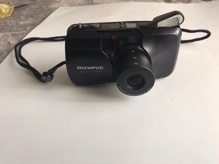 Cámara Olympus u(mju:) ZOOM analógica