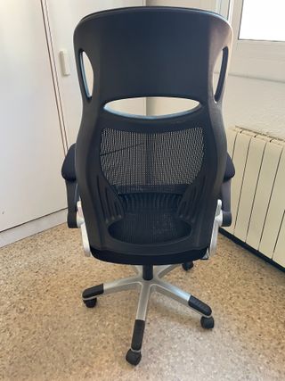 Silla de Oficina Ergonómica Negra y Plateada