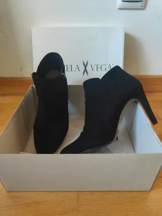 Botines Daniela Vega Negros Talla 39