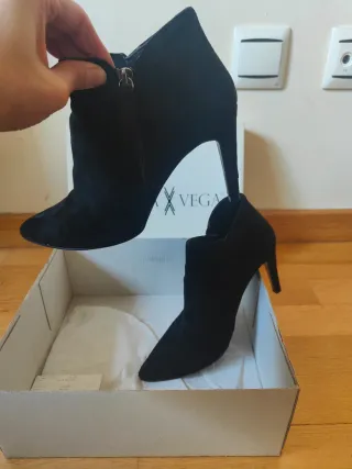 Botines Daniela Vega Negros Talla 39