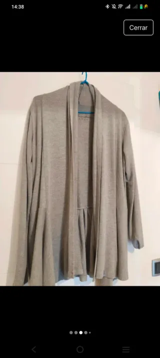 Chaqueta de punto gris larga