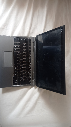 Fujitsu Stylistic Q775 Tablet + Teclado + Lapíz