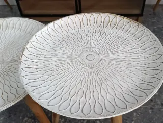 Juego de 2 mesas auxiliares de metal y madera