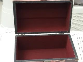 Cofanetto portagioie decorato