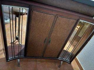 Mueble Licorera Vintage Madera (incluye taburetes)