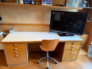 Escritorio madera y formica