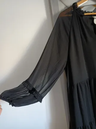 Vestido de gasa negro -leer-