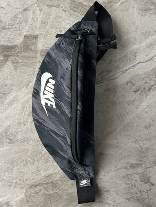 Riñonera Nike Negra Camuflaje