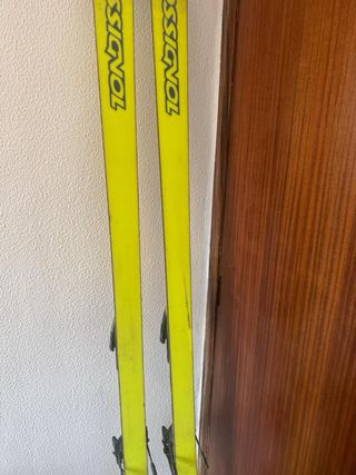 Esquís Rossignol Amarillos con botas