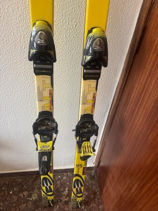 Esquís Rossignol Amarillos con botas