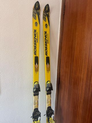Esquís Rossignol Amarillos con botas