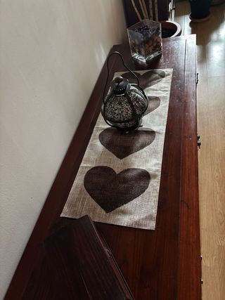 Paño de mesa con corazones Medidas: 93x33