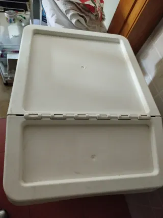 Cubo basura grande blanco