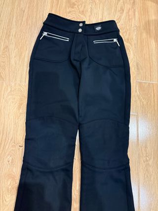 Pack Esquí Mujer: Botas, Esquís, Bastones y más