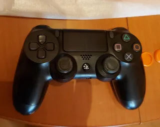 PS4 Slim 1TB  + Mando + funda mando +Juego +  caja