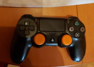 PS4 Slim 1TB  + Mando + funda mando +Juego +  caja