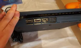 PS4 Slim 1TB  + Mando + funda mando +Juego +  caja