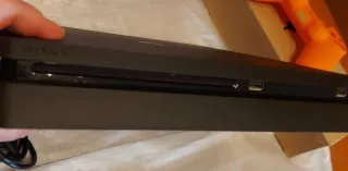 PS4 Slim 1TB  + Mando + funda mando +Juego +  caja