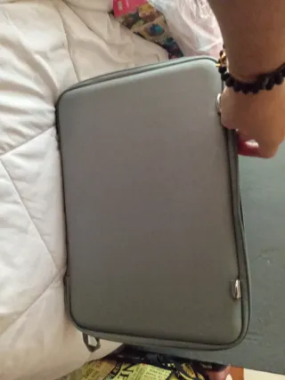 Funda para portátil gris con correa