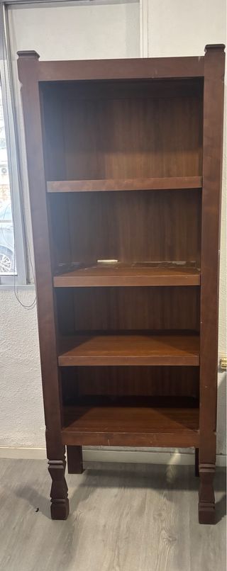 Librería robusta de madera