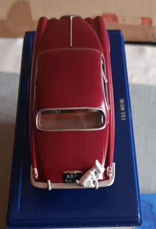Tintin Coche 1/43 40 Jaguar Dr. Müller Isla negra