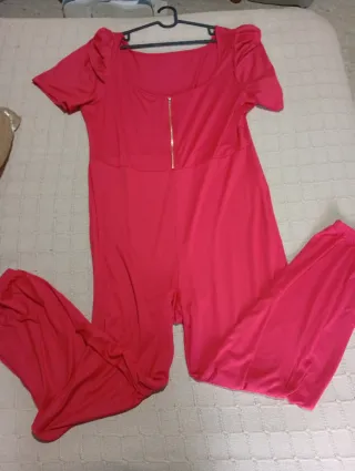 Mono rojo talla XXXL