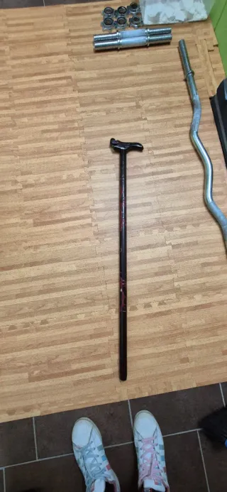 Bastone in legno lavorato