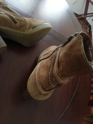 Botines de ante con tacón