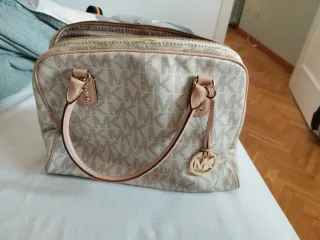 Bolso Michael Kors Beige y Dorado