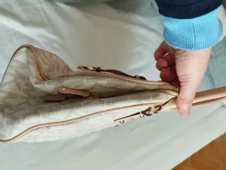 Bolso Michael Kors Beige y Dorado