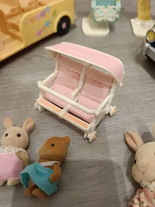 Autobuses y figuras Sylvanian Families lote