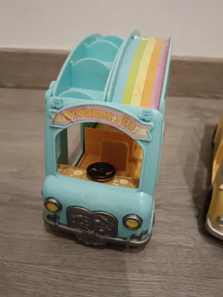 Autobuses y figuras Sylvanian Families lote