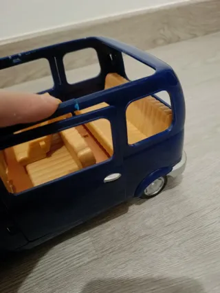 Autobuses y figuras Sylvanian Families lote