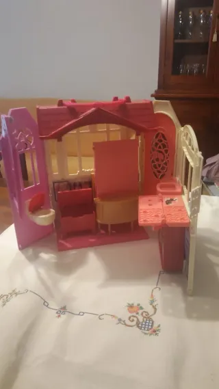 Casa Barbie portatile con manico