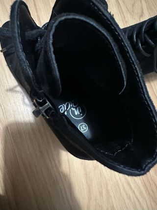 Botines negros con cordones talla 37
