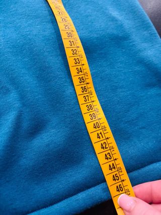 Chaleco para gato azul y negro