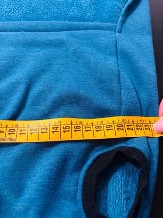 Chaleco para gato azul y negro