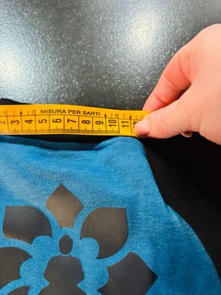 Chaleco para gato azul y negro