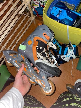 Pattini in linea blu e neri