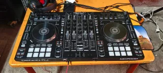 Controladora Denon DJ MC7000. 550€. Sólo mensaje.