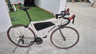 Bicicleta de carretera Btwin Triban