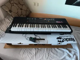 Piano RockJam 61 Teclas 55€ negociables