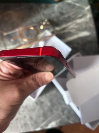 iPhone 14 Rojo + Funda y Cable